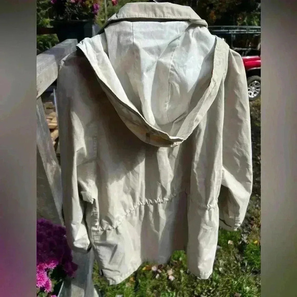Pacific Trail Ladies Sz L Hooded Raincoat/Windbreaker Tan & Off White - Picture 3 of 5